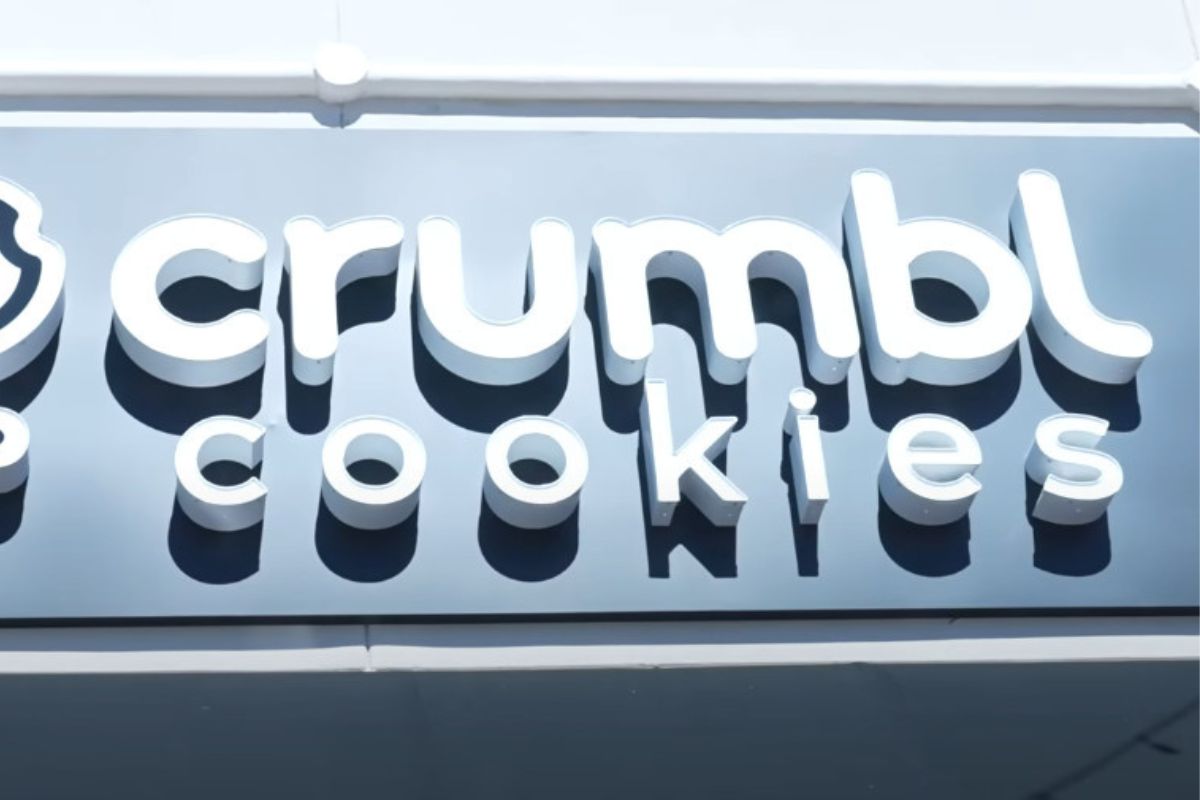 crumbl cookies company